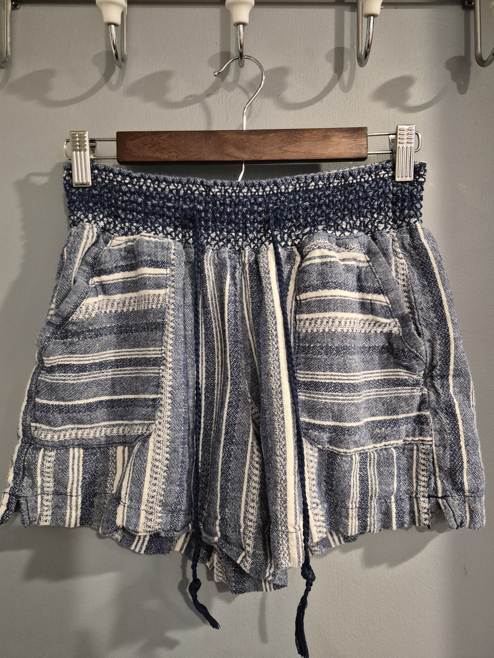 Westbound Linen Blend Blue and Cream Striped High-Waist Pull-On Shorts - Picture 1 of 4